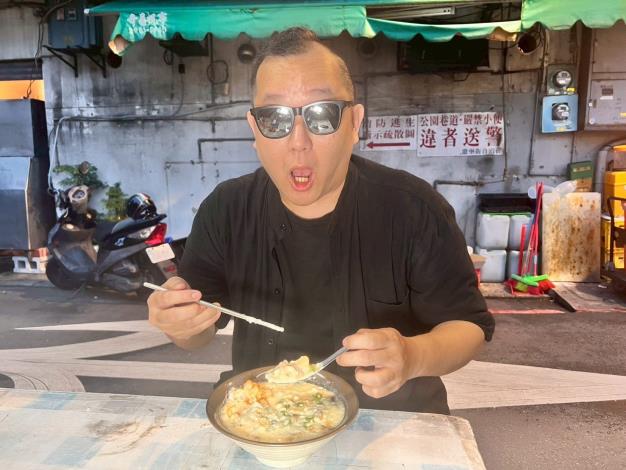 「以琳廣東粥」配料豐富，每一口都讓人大呼過癮,是上班族午餐外帶的首選