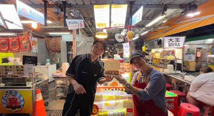 「橘太郎爆漿雞蛋糕」吃起來有藍莓優酪乳口感