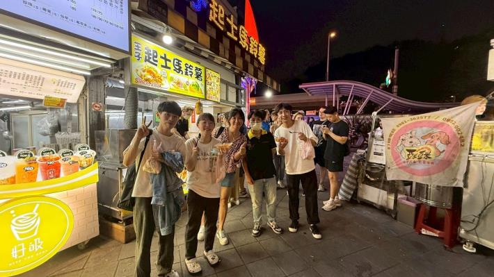 「王子起士馬鈴薯」賴怡樺(中)稱香氣濃郁口味卻不死鹹，又充滿層次感