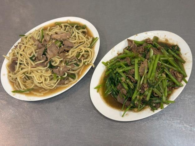 「(田)沙茶羊肉」將薄切羊肉與空心菜、蒜頭及靈魂沙茶醬完美結合