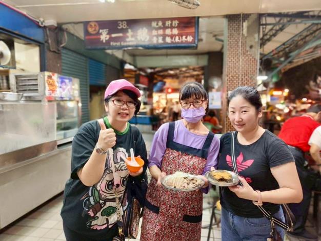 「第一土鵝肉」以其平實的價格和紮實的美味征服無數饕客