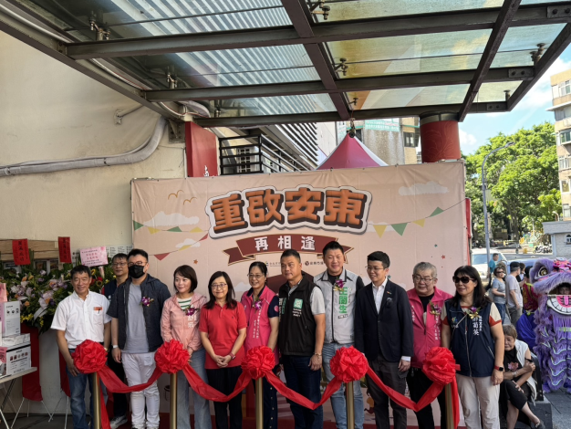 開幕剪綵大合照2