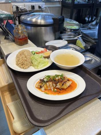 非凡雞肉飯