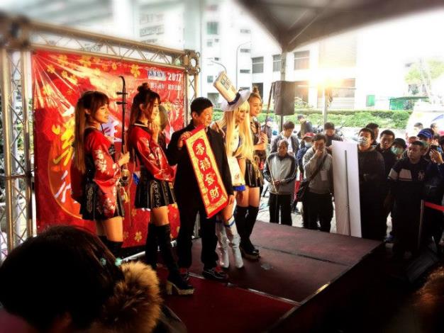 光華商場 雞年納福 賀新春 『3C大平台 金雞賀新春』開市活動1