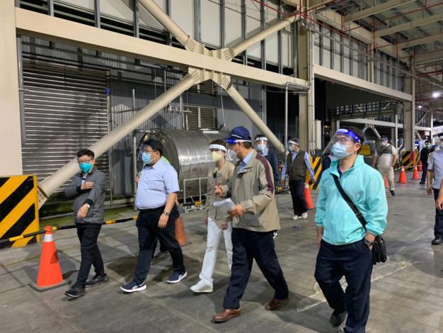 1110504-黃副市長第一果菜批發市場防疫視察-6