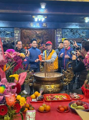 1140121-蔣市長春節前夕視察第一果菜及萬大魚類批發市場-7