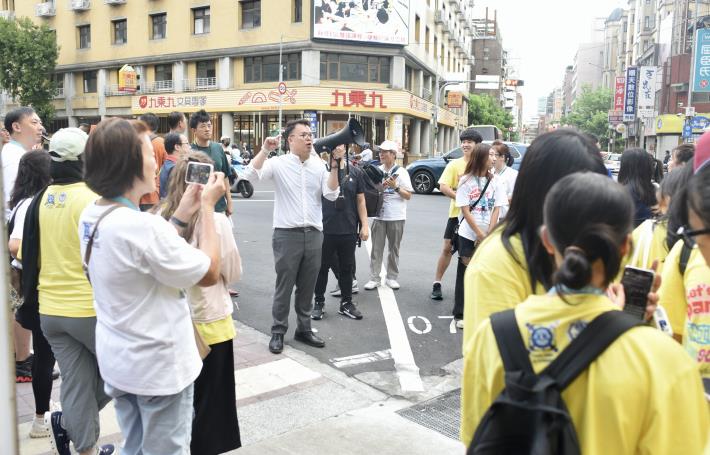 1140812-陳局長視察寧夏夜市-3