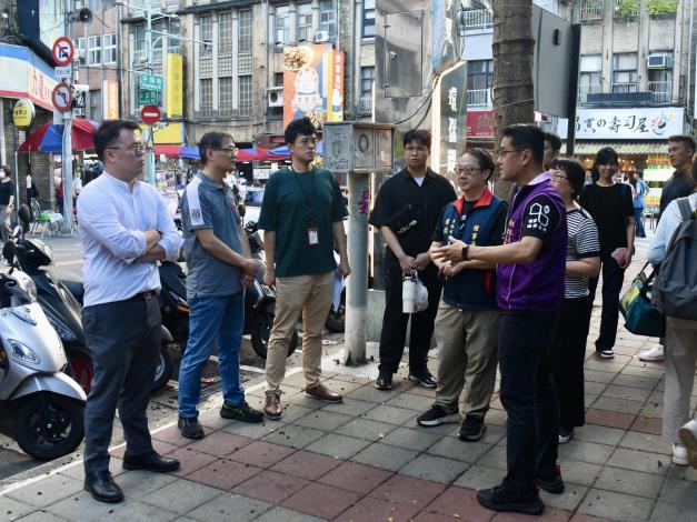 1140812-陳局長視察寧夏夜市-6