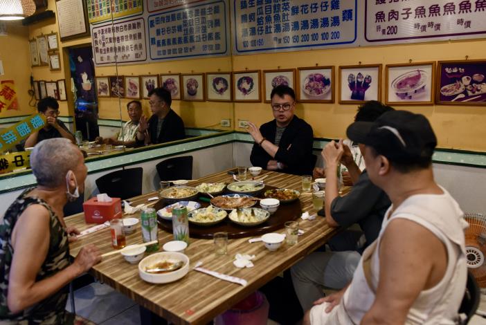 1140814-陳局長視察延三夜市-3