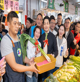 1150212-2026台北年貨大街-北投中繼市場市長走街-5