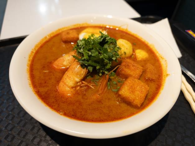 圖3：湯頭濃郁的新加坡叻沙