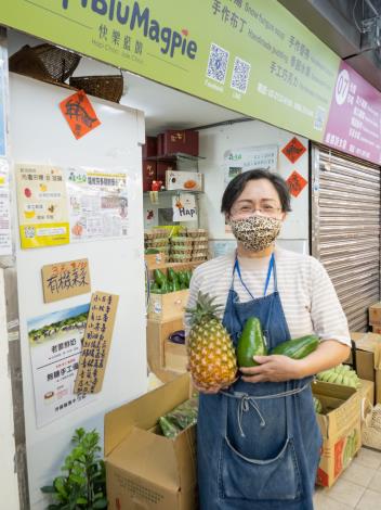 攤位所有蔬果都來自臺灣本地優質小農