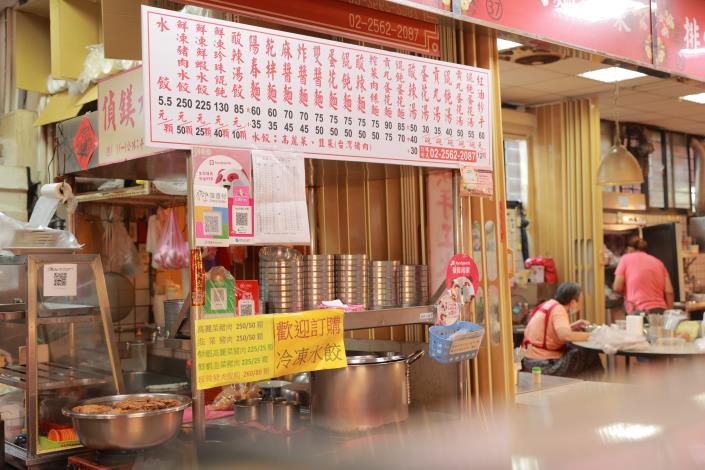 市場裡樸實無華的攤位有著讓人日思夜想的醍醐味