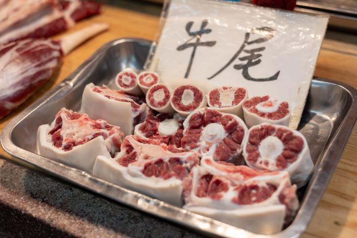 適合滷跟燉湯的新鮮牛尾