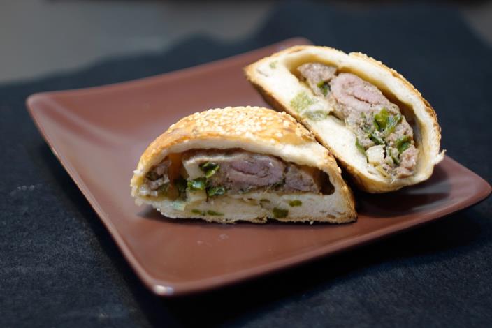 好吃又美味的胡椒餅，內餡飽滿、實在