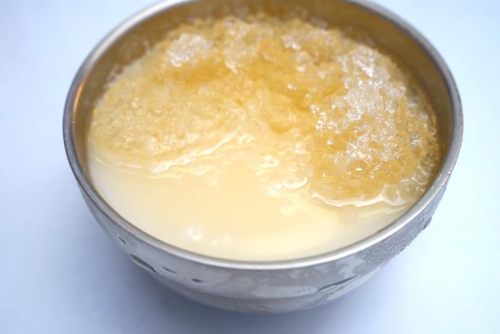 「杏花村」的招牌冰品杏仁豆腐冰