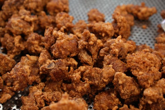 炸排骨酥單吃或入菜都很美味