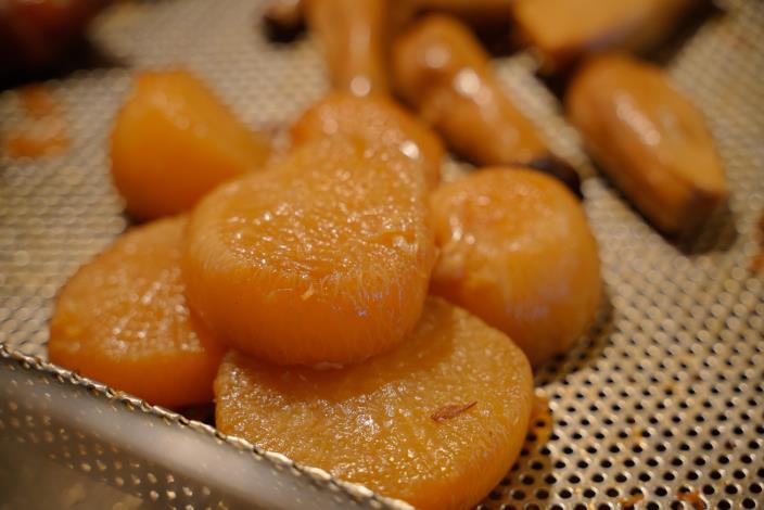 滷蘿蔔光看就相當入味