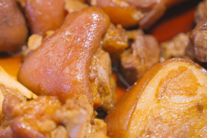 滷成焦糖色的腿庫每天都會賣光光