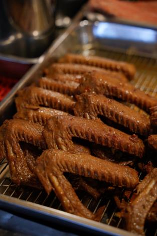 鴨翅是網路評論中的人氣商品