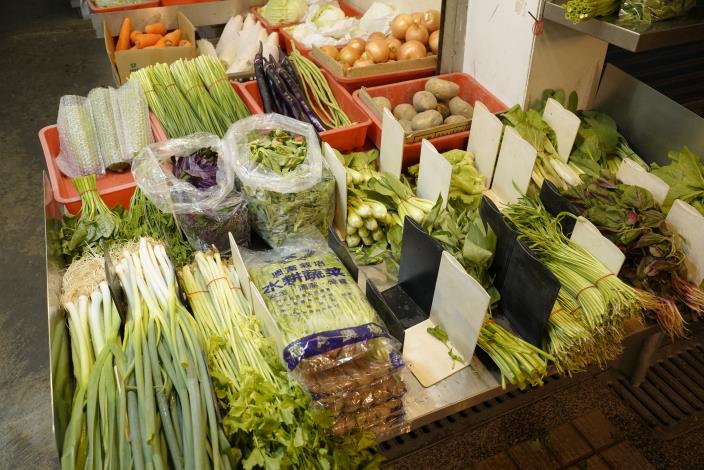 郭老闆對攤位陳設很用心，乾淨整齊一目了然