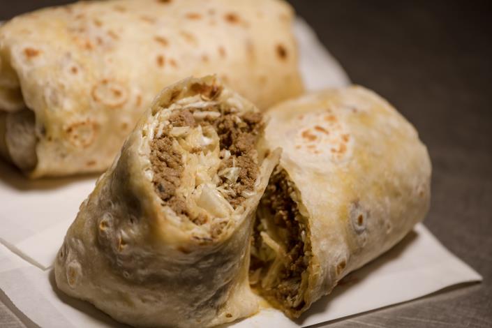 交織麵香與香料肉餡滋味的咖哩餅