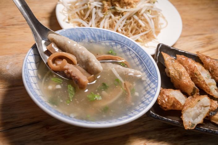 鮮嫩魷魚與自製魚漿一口吃下 口感滋味齊發