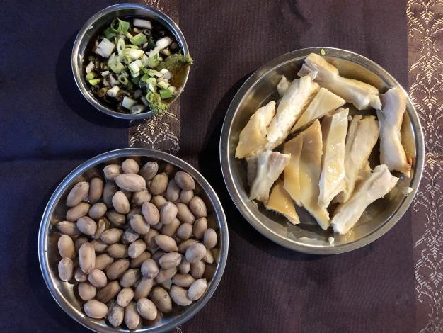 Q彈可口的鯊魚煙，搭配蒜蓉醬油味道絕佳
