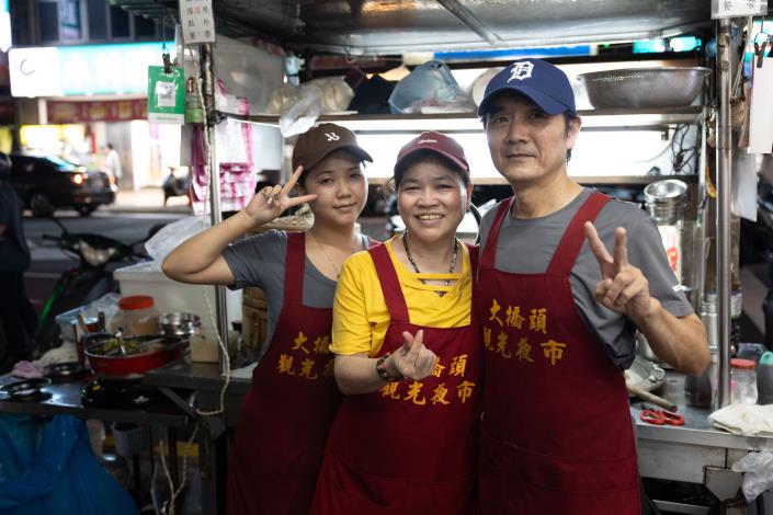 一家三口互相扶持 將一碗溫暖人心的四神湯傳承下去