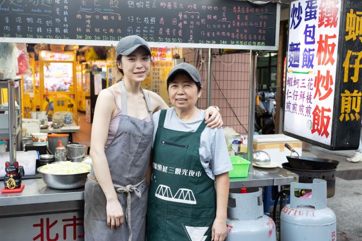 老闆昱璇為母親瓊瑤姐接下攤位 用心經營