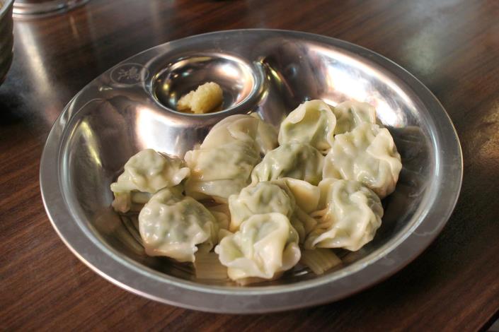 鴻家水餃牛肉麵