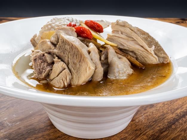 雙城街攤販集中場傳說中最夯的麻油雞