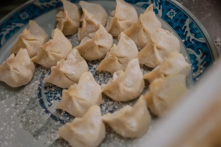 也可以選購生水餃自己回家煮