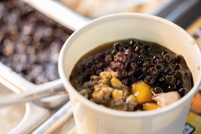 最適合飯後來一碗的綜合仙草凍