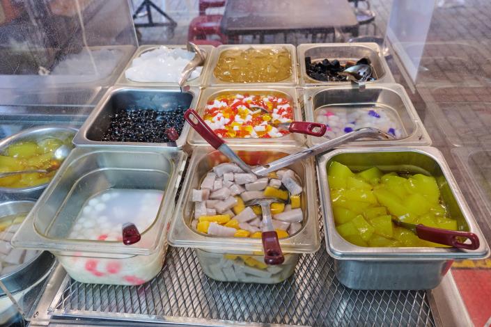 老闆會選擇在地時令食材熬煮，因為唯有時令才能尚青