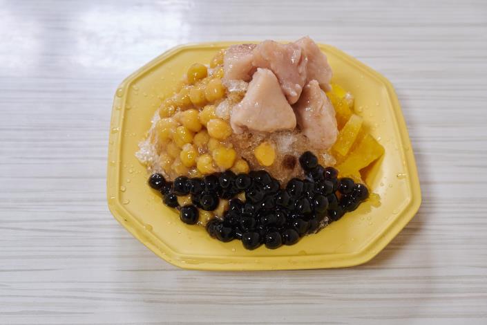 口感沁涼的陽光豆花冰品，是不是好想嘗一口？