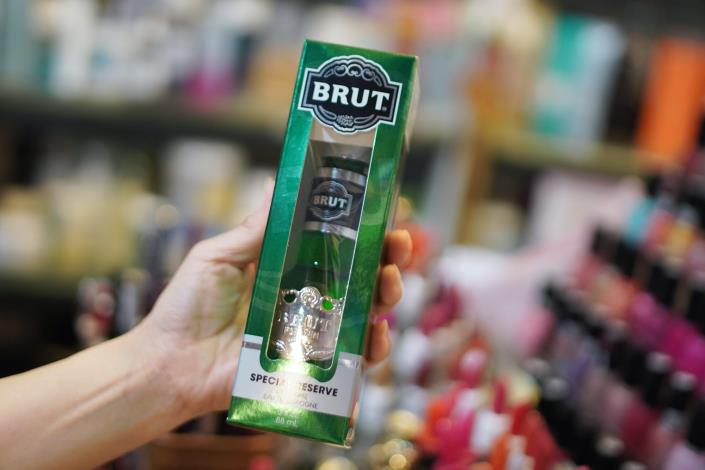 老品牌男性古龍水