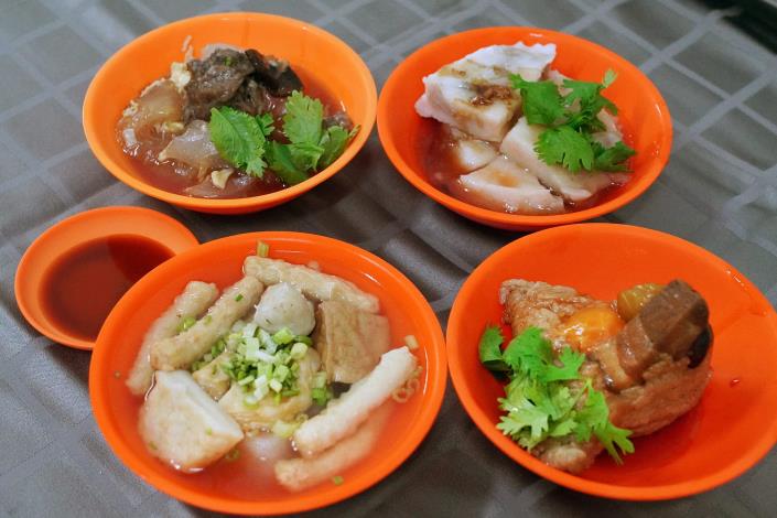 真材實料的各式甜不辣產品，吃起來口感濃郁