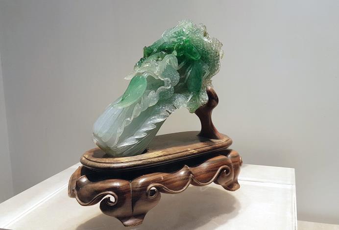 仿翠玉白菜的精美玉器