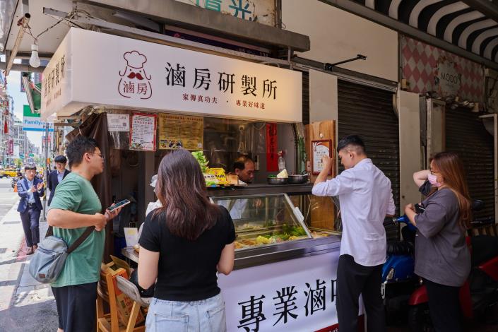 即使是市場一隅的小店也是很受歡迎