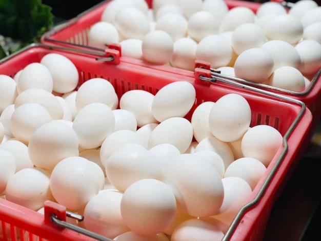 雞蛋是蚵仔煎重要的原料之一