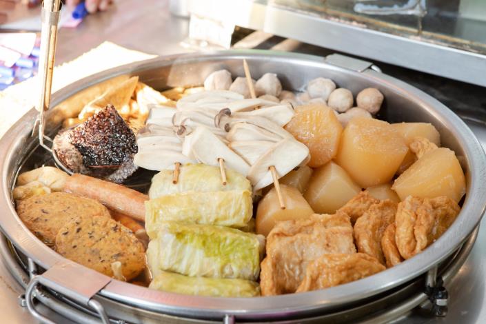 經過大半天滷製入味的關東煮