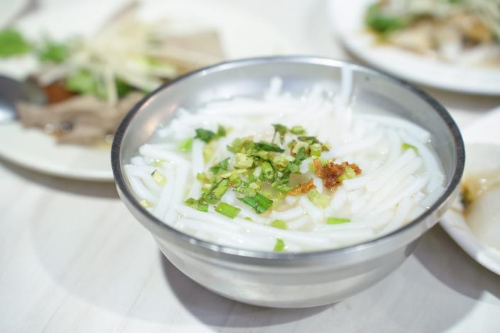 招牌米粉湯一定要來上一碗