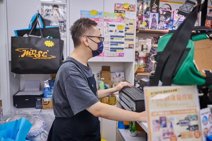 「Muse木棉花」的郭明杰先生因為喜歡動漫所以來此任職