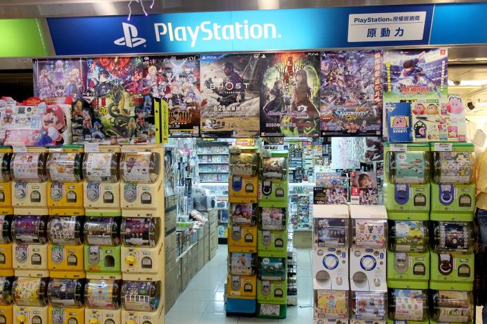 流行貨品琳瑯滿目的原動力站前地下街門市