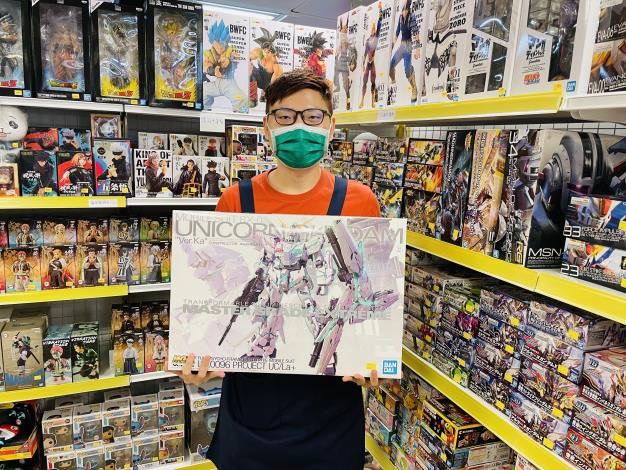 史老闆自己也是玩具的愛好者,特別是這種大型組裝模型