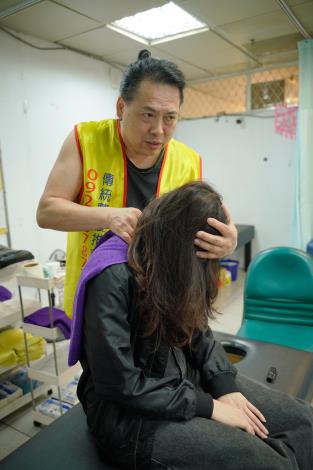 針對顧客需要舒緩的部位進行專業的調理