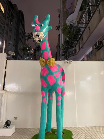 藝術家楊瀚橋於服飾店「Miho」設置大型裝置藝術「咪鹿鹿milulu」