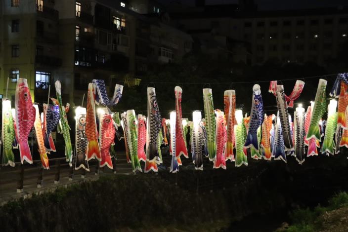 北投夏日祭り 亮點裝置-「銀星橋鯉魚旗串」 