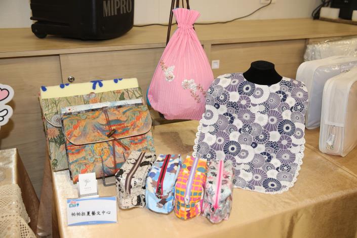 台北友善店家-帕帕拉夏藝文中心特色商品展示